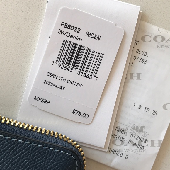 Coach wristlet brand new - Picture 3 of 3